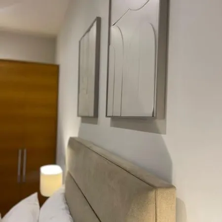 Apartment 30 Mins From Central London Uxbridge Exterior photo