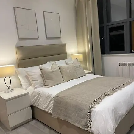 Apartment 30 Mins From Central London Uxbridge Exterior photo